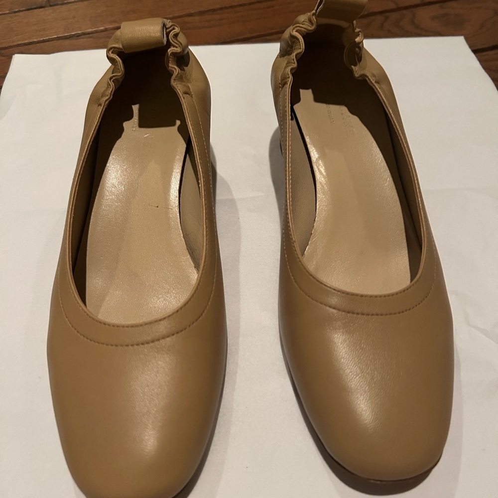 Everlane day heel size 8 tan